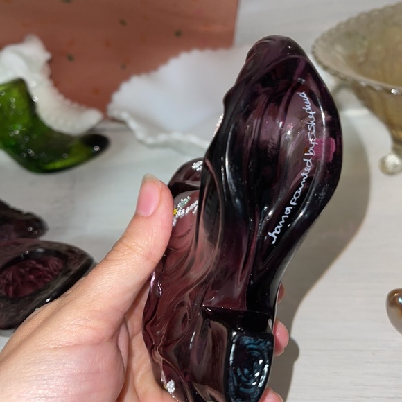 Handpainted Fenton shoe 🖤😍 - Picture 4 of 4